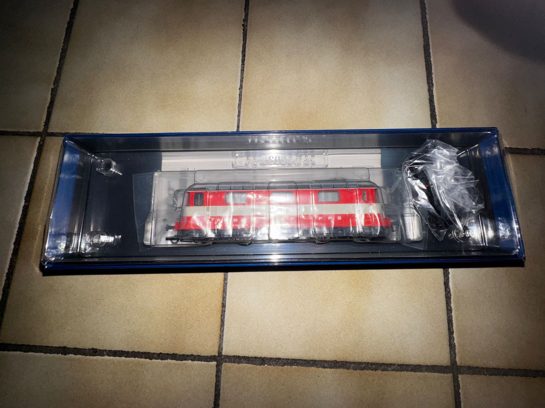 Roco Modellini di ferrovie: RE 4/4 Swiss express digital Dcc roco ho neuve – Usato da Genève venduto da den_8z8h 3