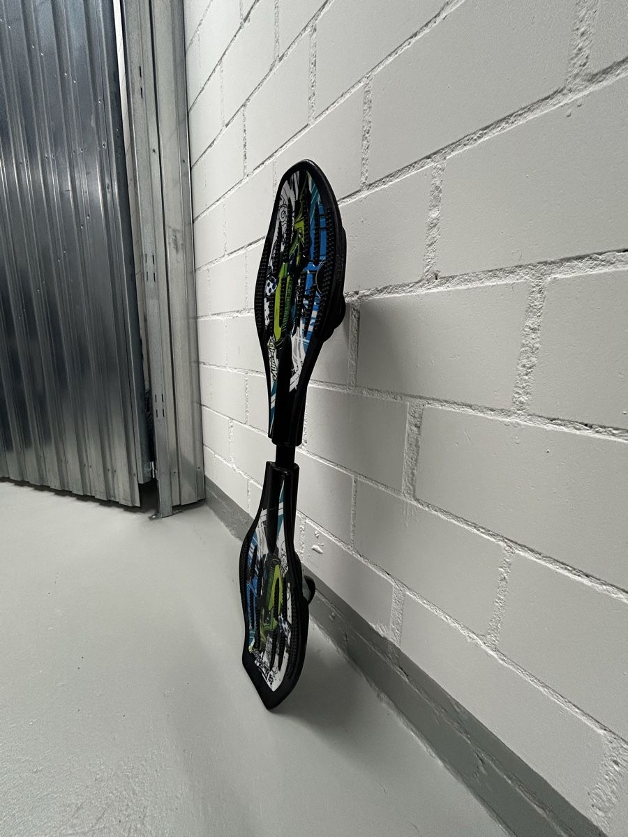 Skateboards: Waveboard zwei-teilig schwarz gebraucht – Usato da Winterthur venduto da AB98 1