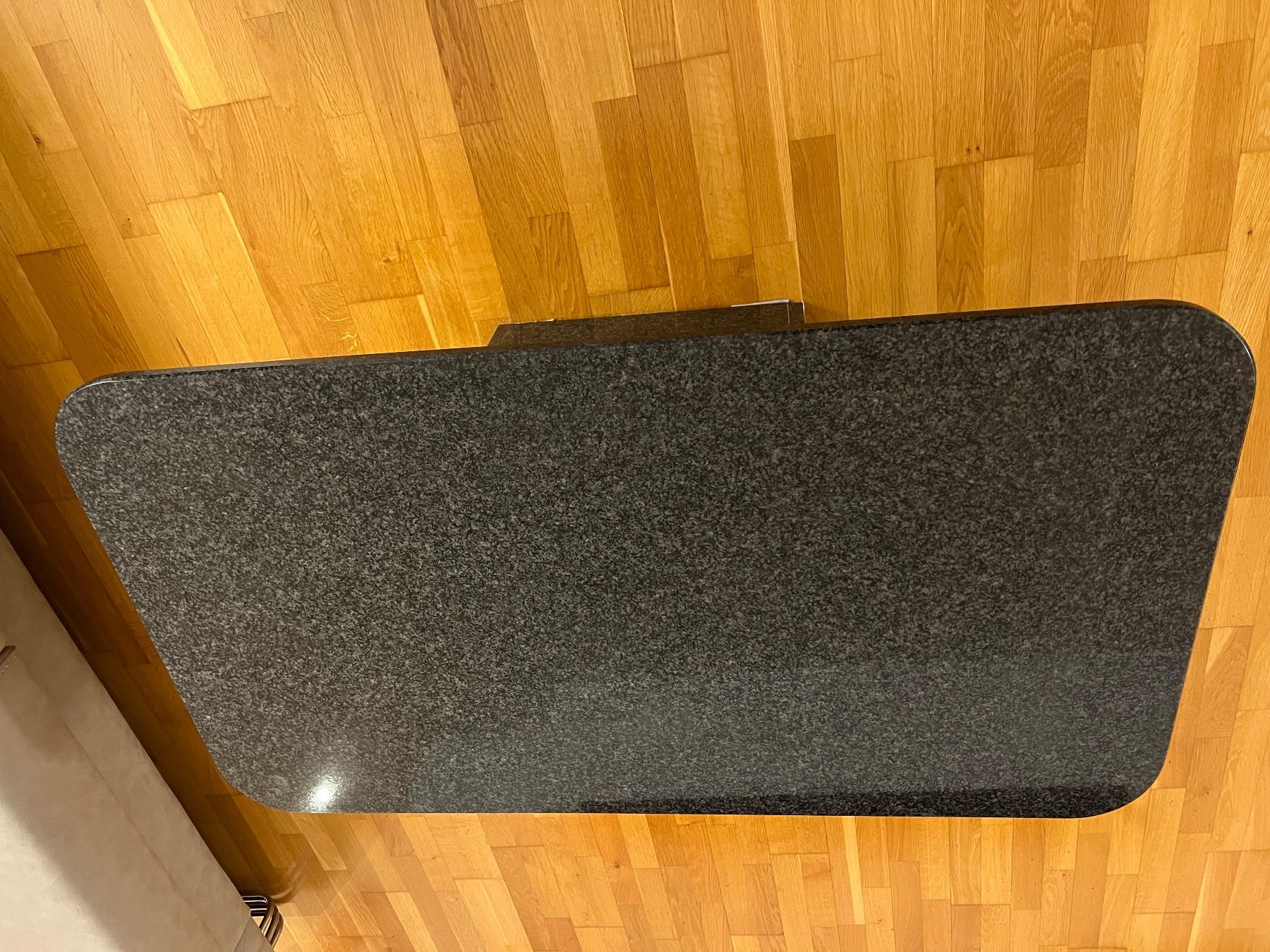Tische: Granit Tisch – Gebraucht aus Lyssach von 14Luka 2