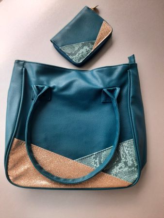 Elegante Handtasche inkl. Portemonnaie NEU; türkis-gold chic