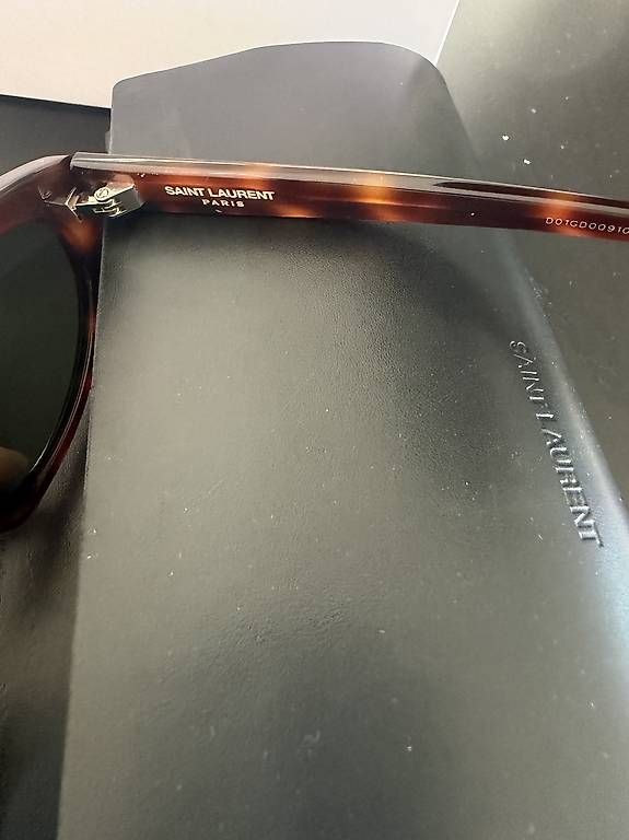 Saint Laurent Brillen & Gläser: YSL Sonnenbrille neu – Neu und originalverpackt aus Schaffhausen von Nathalia33 3