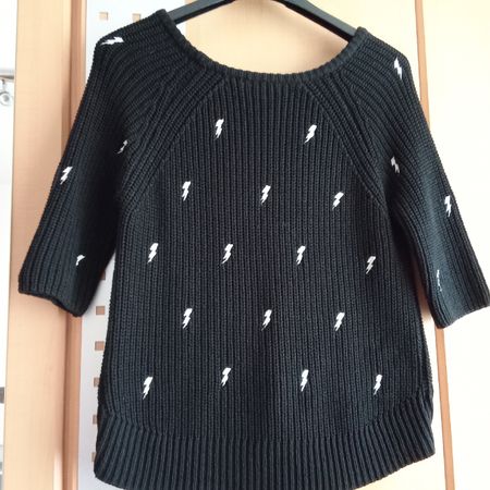 Pullover mit Blitzmuster, Grösse S, vorn kürzer gehalten