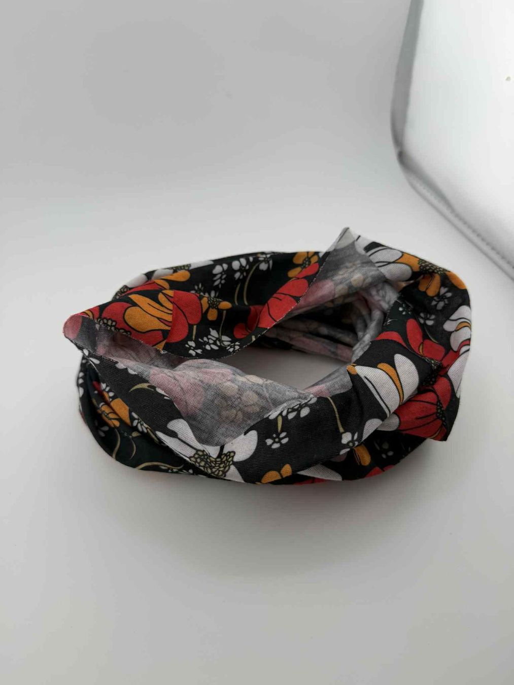 Foulard & Sciarpe: Schöner Blumenschal neu🌸 – Nuovo e nell'imballaggio originale da Riehen venduto da edu_92w7 3