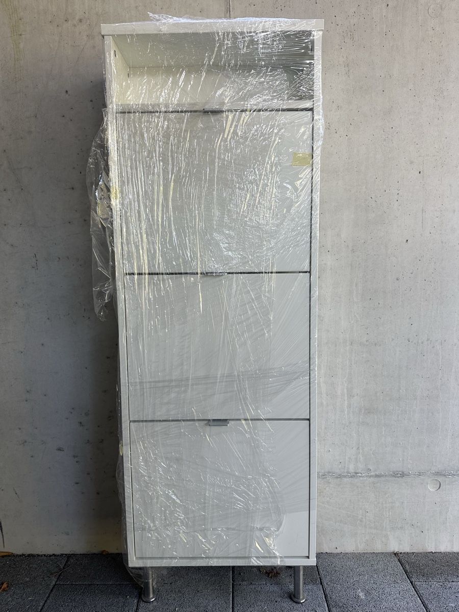 Schränke: Schmaler Schuhschrank weiss Ikea – Gebraucht aus Seedorf BE von frank7031