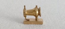 Mini Nähmaschine aus Messing, Setzkasten oder Puppenhaus