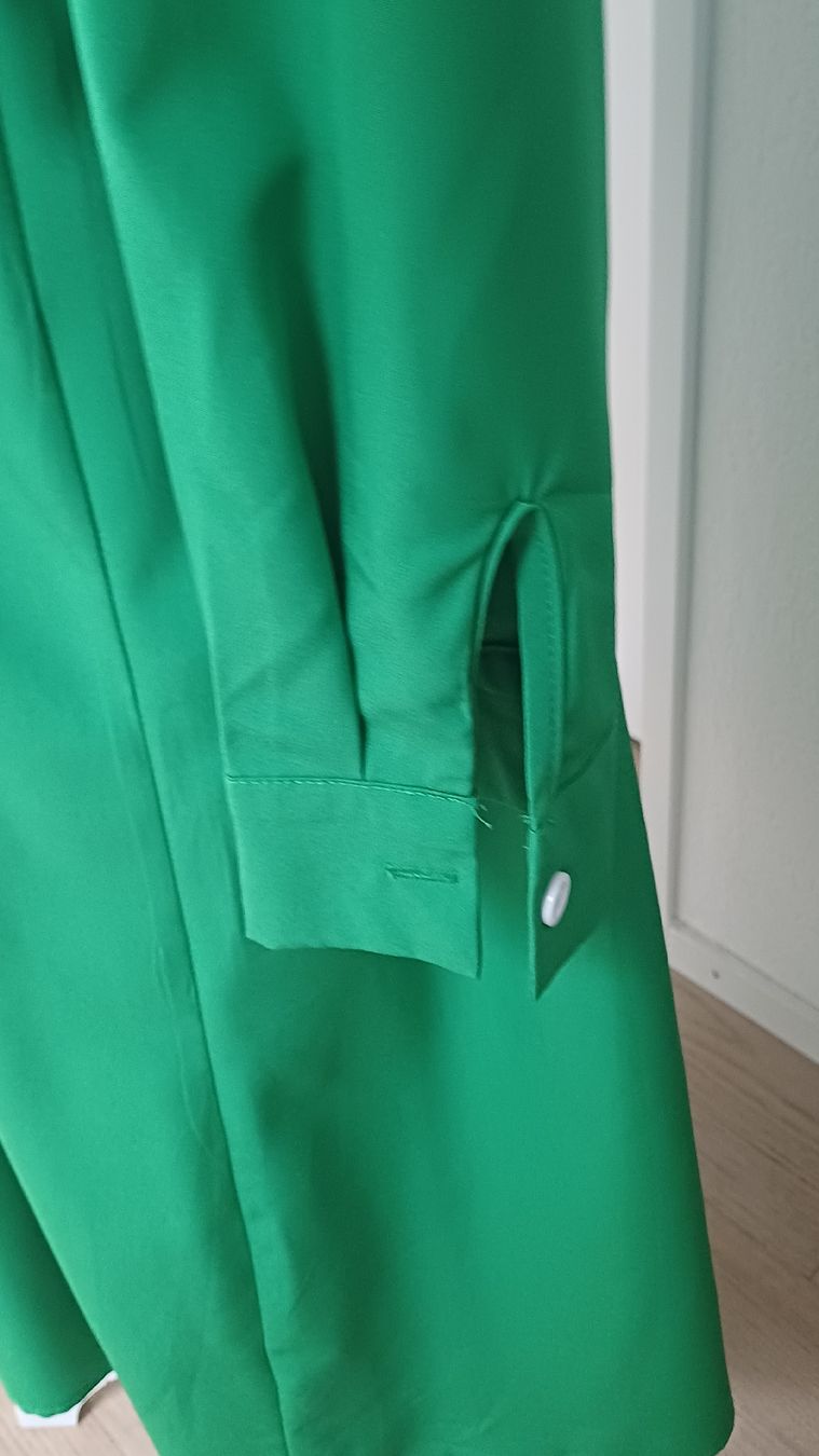 Kleider: Kleid grün, Langarm, mit Gürtel, Grösse M  – Gebraucht aus Arlesheim von savina01 4