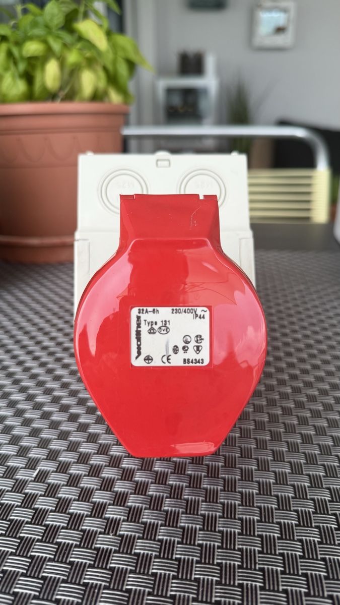 Walther Stecker: Walther CEE Steckdose Typ 32A 230V/400V IP44 – Gebraucht aus Wolfwil von Poulet60 2