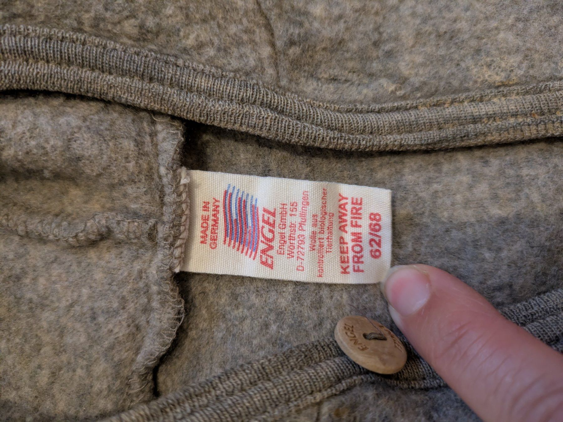 Completi: Wollfleece Engel 62/68 – Usato da Langnau am Albis venduto da nad_bt7r 1