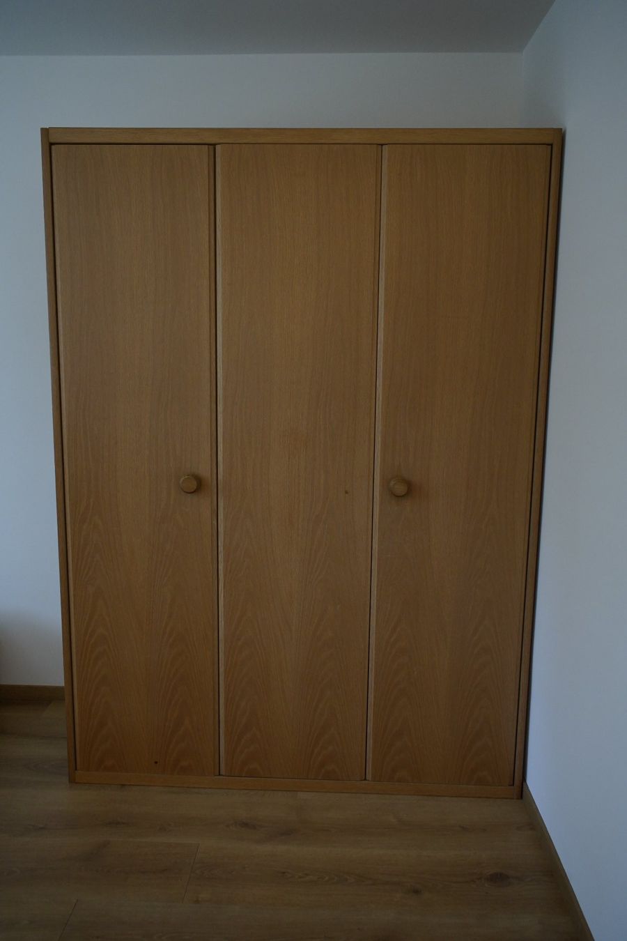 Armoires: Kleiderschrank vom Schreiner – D'occasion à Uster par akkusation
