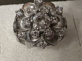 750er Weissgoldring mit 13 Altschliff Diamanten