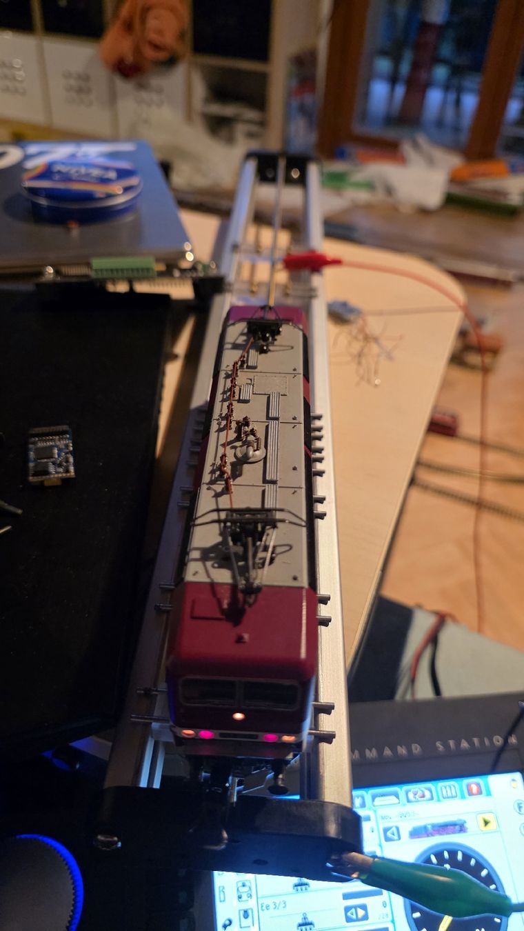 Märklin Modellini di ferrovie: märklin 3743 DB Br 243 – Usato da Meikirch venduto da Drystan 1