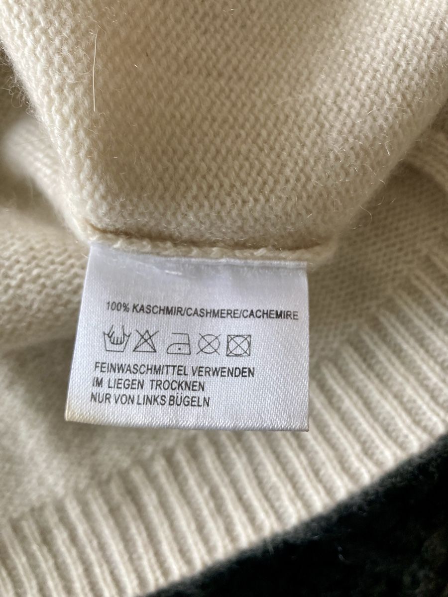 Maglioni & Felpe: 100% Kaschmir Rollkragenpullover  mit Strass-Besatz Gr.38/40 – Usato da Stetten AG venduto da Hanya 4