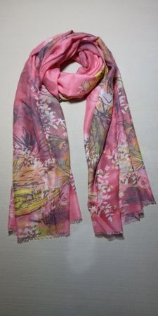 Romantischer Schal mit Blumenmuster zu Nile Odd Molly