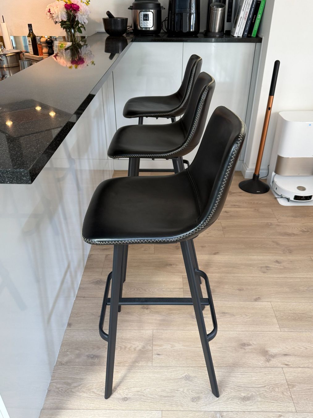Sgabelli: Barhocker 3er Set Schwarz Kunstleder Metall – Usato da Unterengstringen venduto da tob_7bhx 7