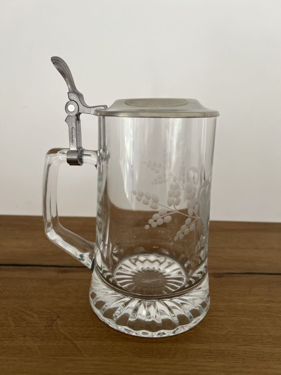 Gläser: Bierkrug Glas mit Zinndeckel und Eulen Gravur – Neu (gemäss Beschreibung) aus Altdorf UR von JanAil 2