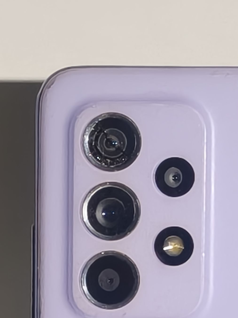 Samsung Handys / Smartphones: Samsung Smartphone lila Modell A52 Defekt – Defekt aus La Tour de Peilz von Dejobokin 2