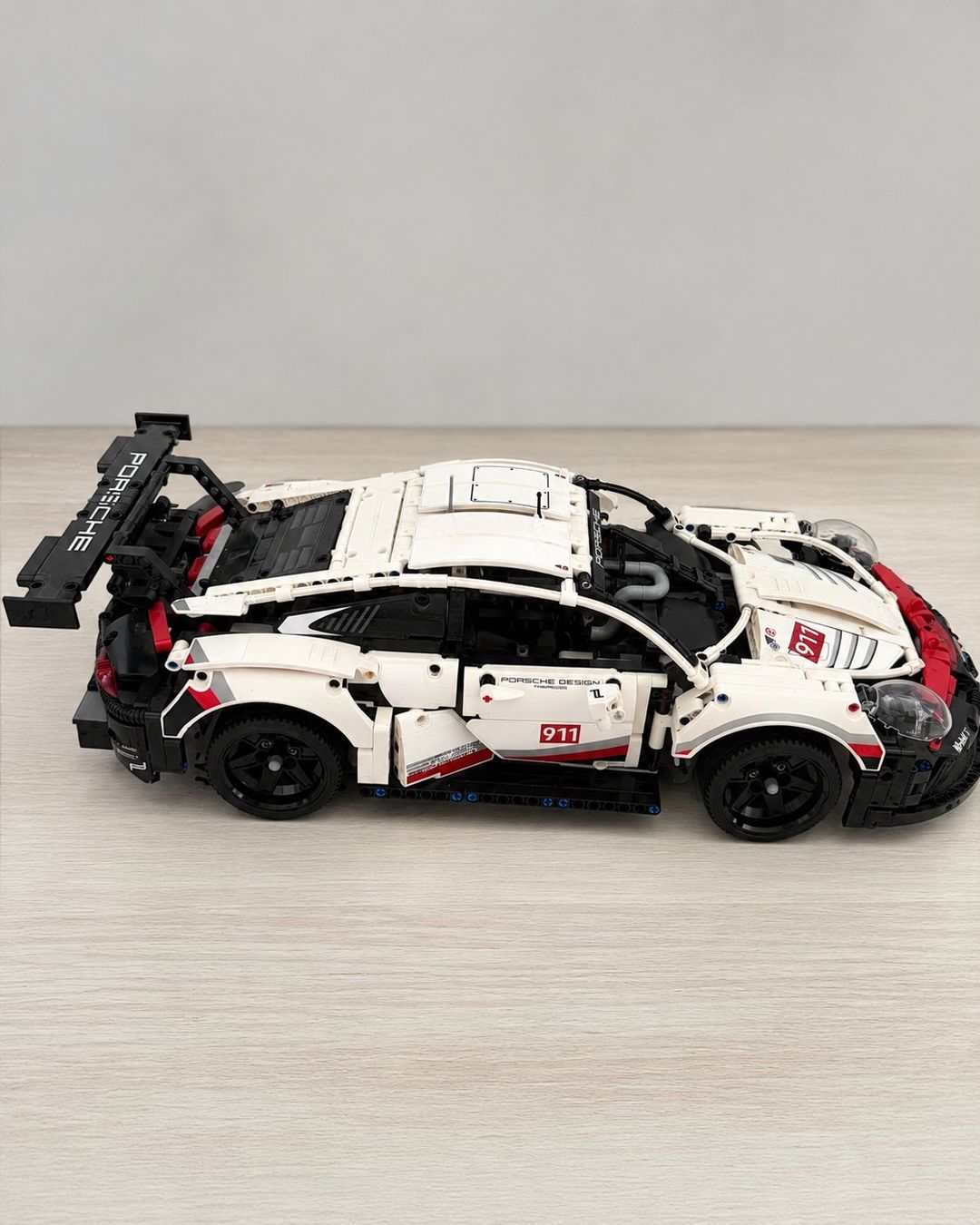 Technics Baukästen: LEGO Technic Porsche 911 RSR 42096 - Already Built – Gebraucht aus Roveredo GR von sanoig