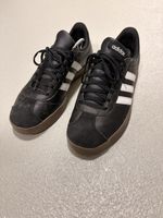 Adidas Sneaker schwarz weiss mit Gummisohle guter Zustand