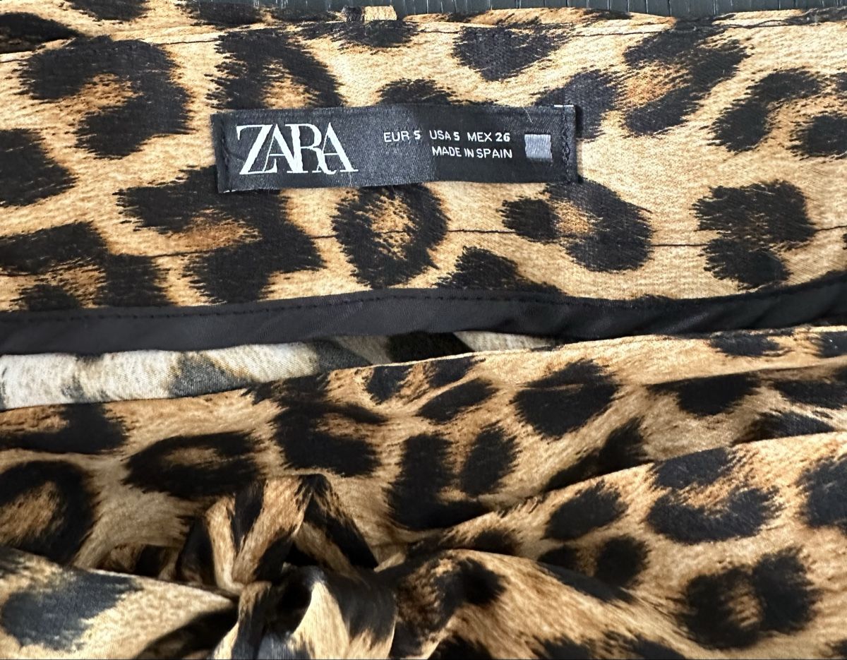 Zara Gonne: Zara Leopard Print Skirt With shorts underneath – Nuovo (secondo la descrizione) da Zürich venduto da juz_2t2j 4
