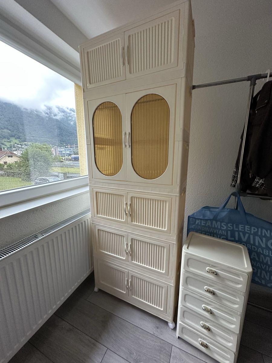 Schränke: Kleiderschrank mit Kommode  – Gebraucht aus Sargans von ydn_klt5 1