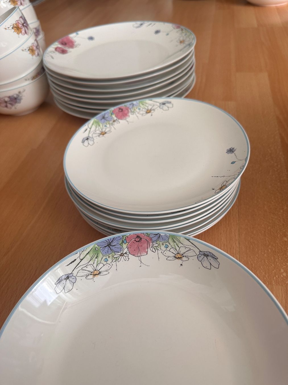 Set di piatti: Geschirr-Set Lunasol (30-teilig) – Usato da Konolfingen venduto da ayd_b775 2