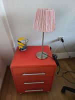 Lampe comme neuve, abat-jour plissé rose, pied métal