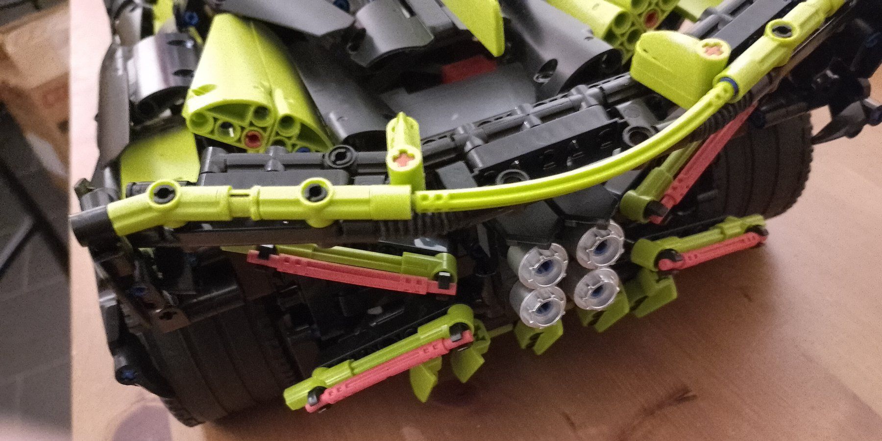 Lego Kit di costruzioni: Véhicule Technic Alt. Lego Bugatti Bolide monté sans boîte – Usato da Kaiseraugst venduto da superdjidane 2