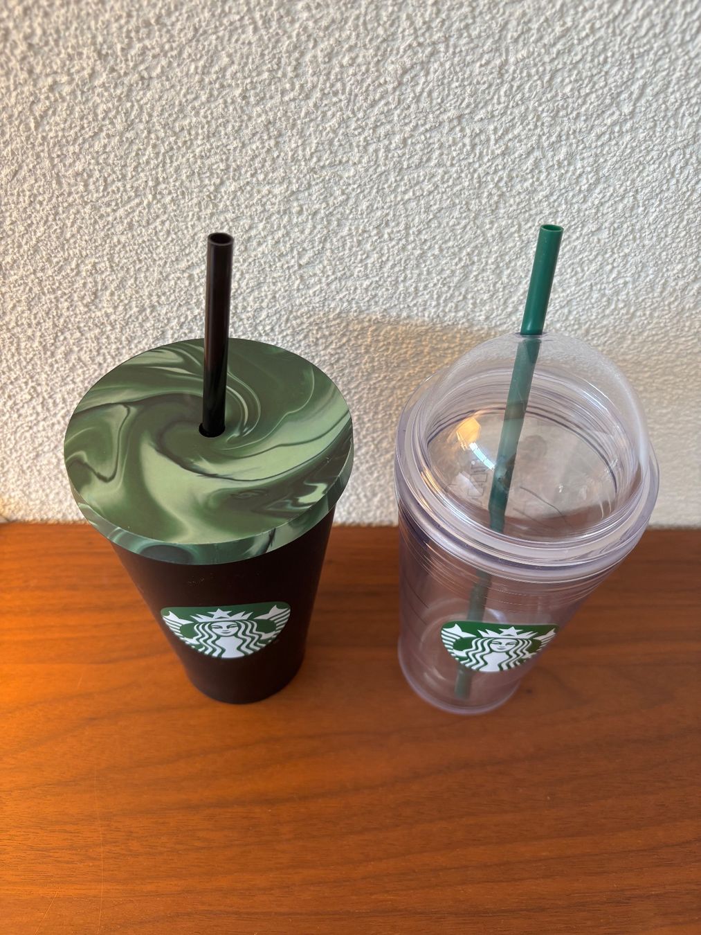 Contenitori & Simili: Trinkbecher Duo Starbucks – Usato da Büsserach venduto da vimeco.43 1