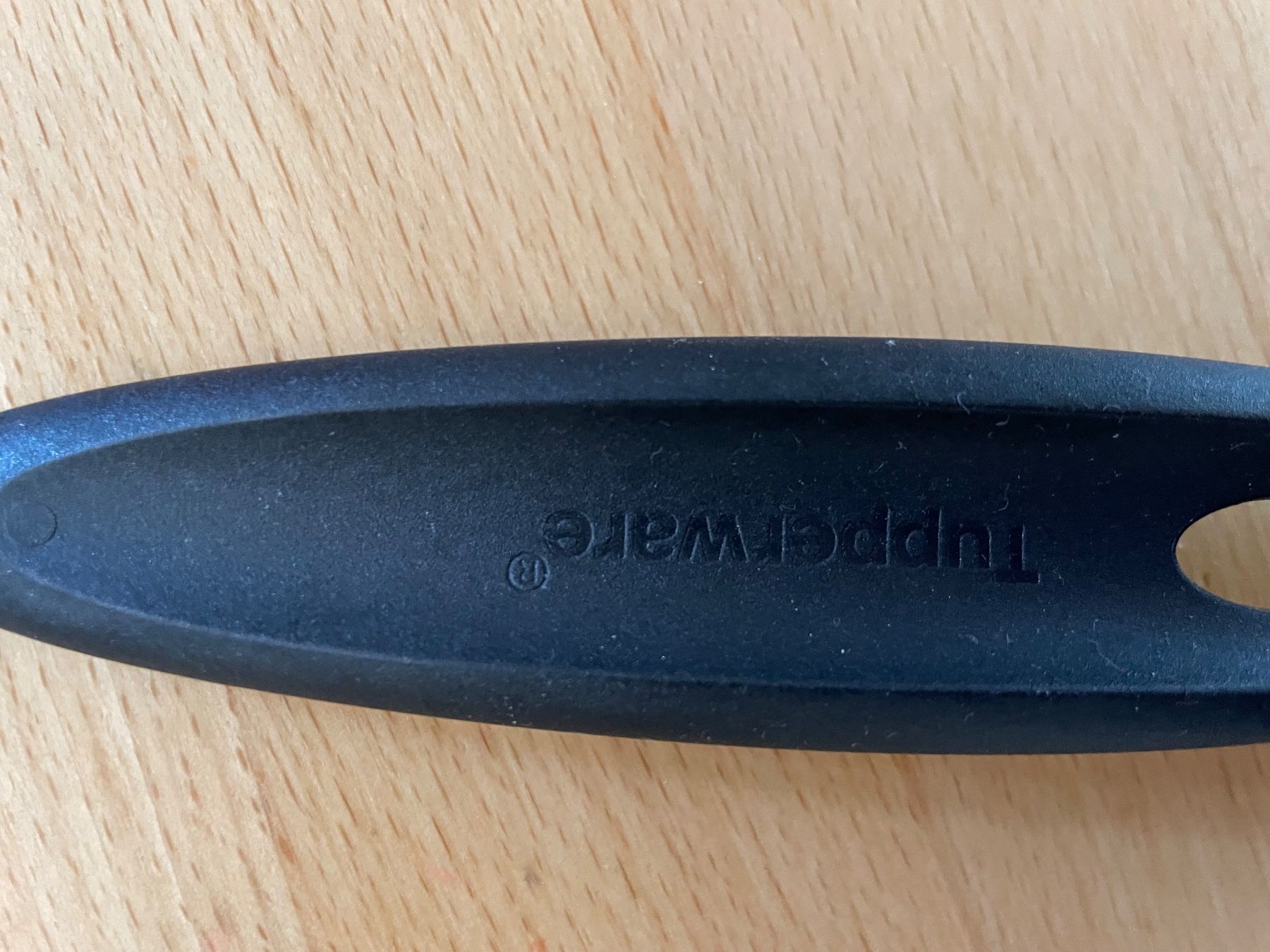 Tupperware Cucchiai: Suppenkelle schwarz von Tupperware – Usato da Cham venduto da 2eye 2