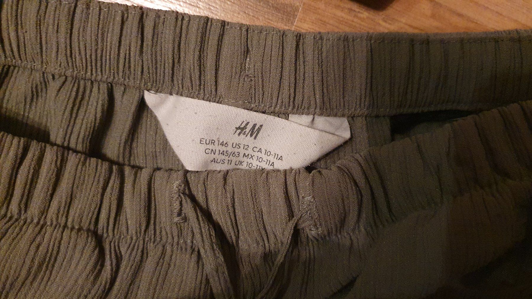 H&M Pantaloni: 3 shorts fille 146 – Usato da Bure venduto da elis8 1
