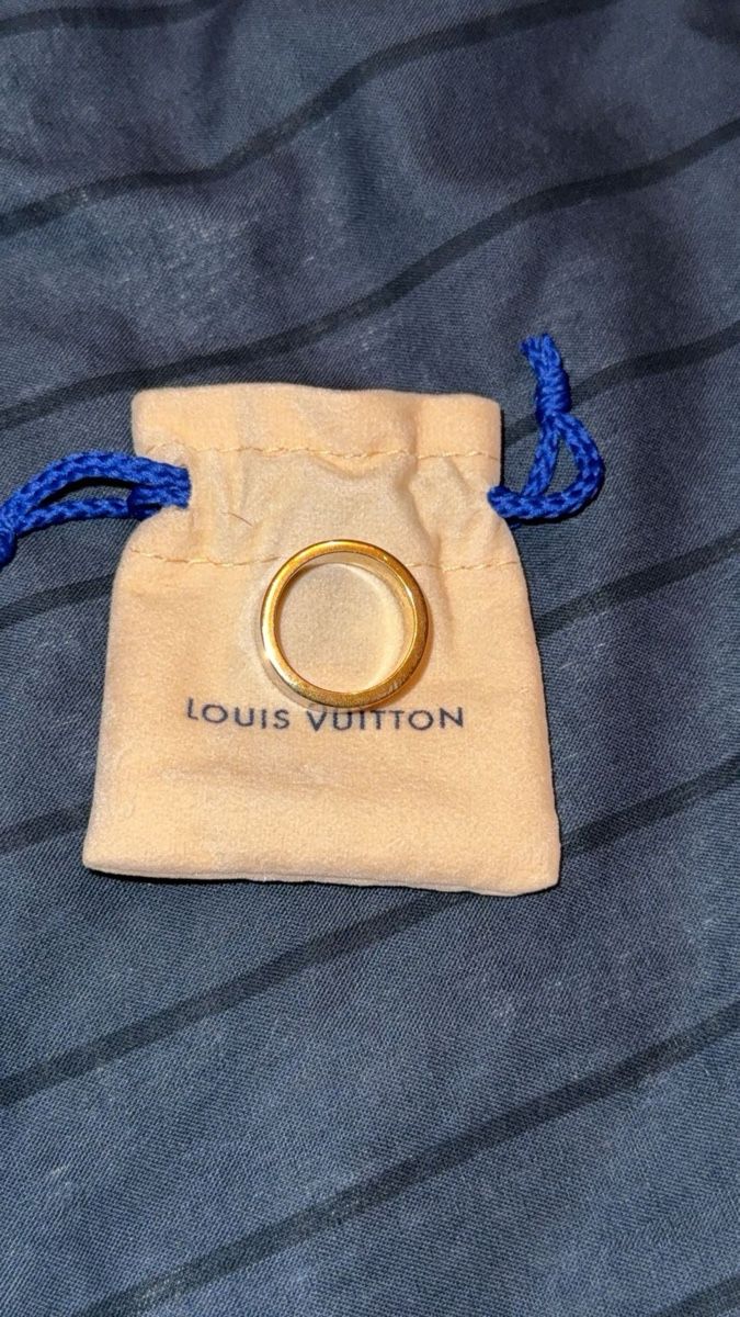 Bagues: Ring von LV – Neuf avec emballage d'origine à Gerlafingen par R8ts 3