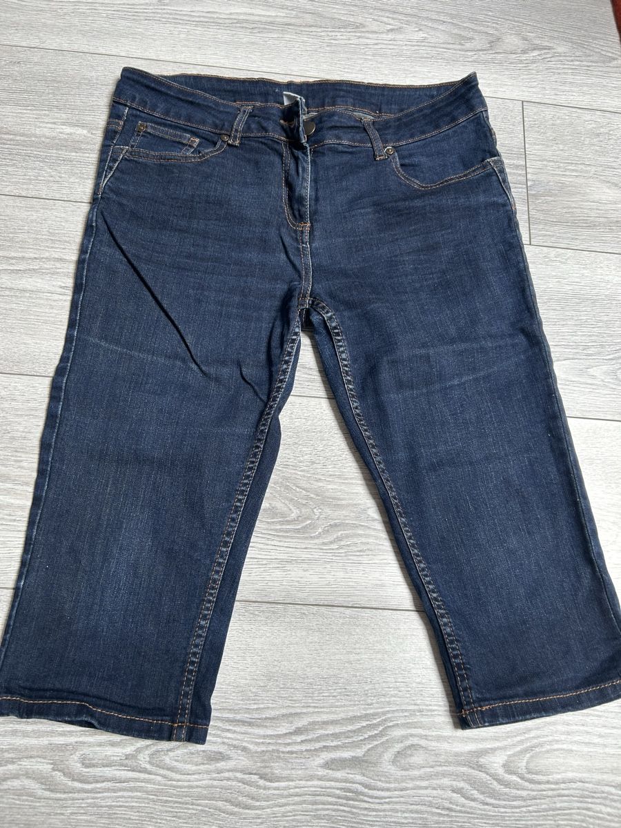 Jeans: Pantalon Capris en Jean Camaïeu - Taille 36 – Usato da Genève venduto da and_k79x