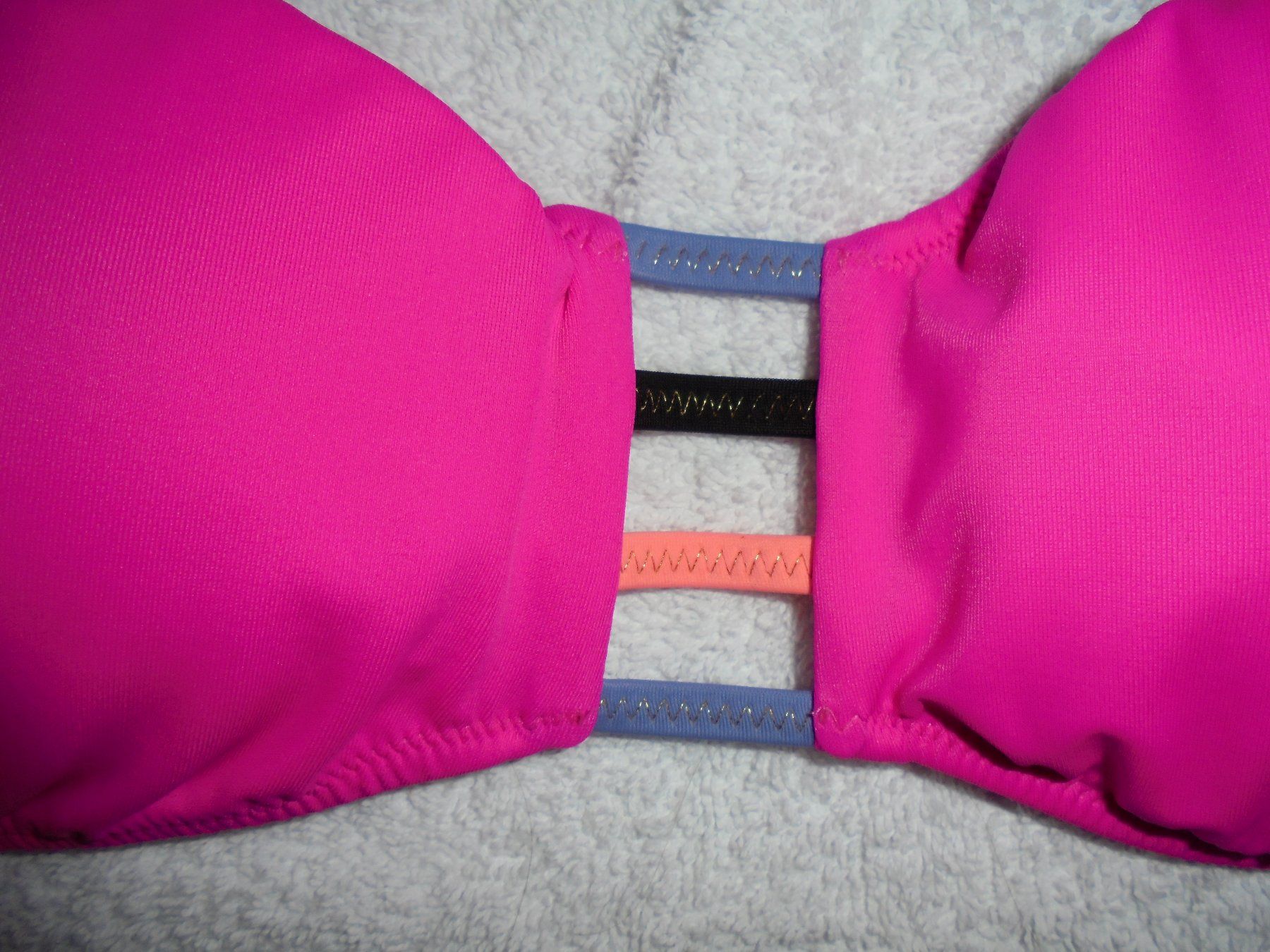 Victoria's Secret Costumi da bagno & Bikini: VICTORIA'S SECRET BIKINI-OBERTEIL GRÖSSE M – Nuovo e nell'imballaggio originale da Aarau Rohr venduto da PinkSchwein 1