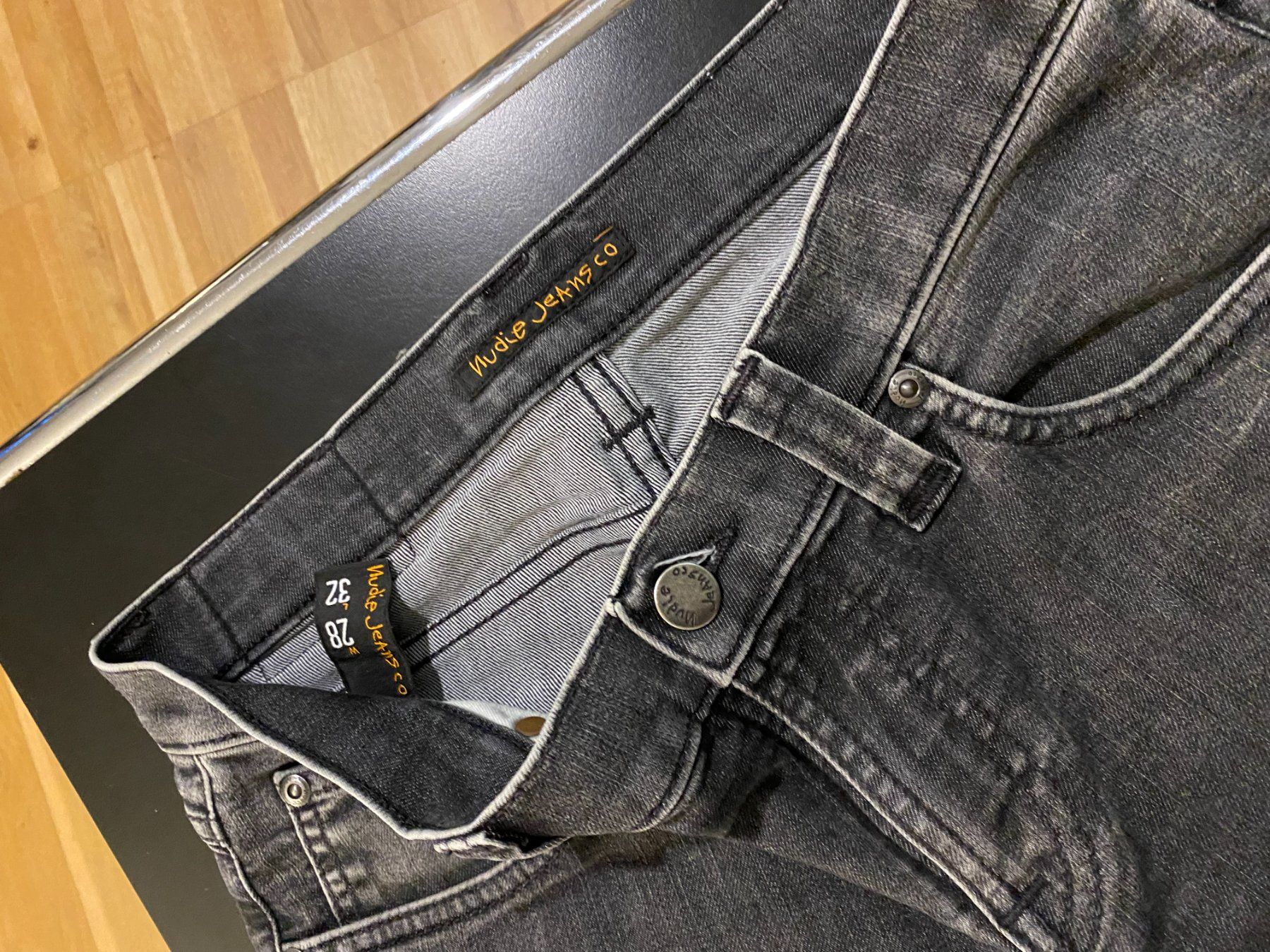 Nudie Jeans: Nudie Jeans – grau, washed look – Usato da Zürich venduto da cyrils78 1
