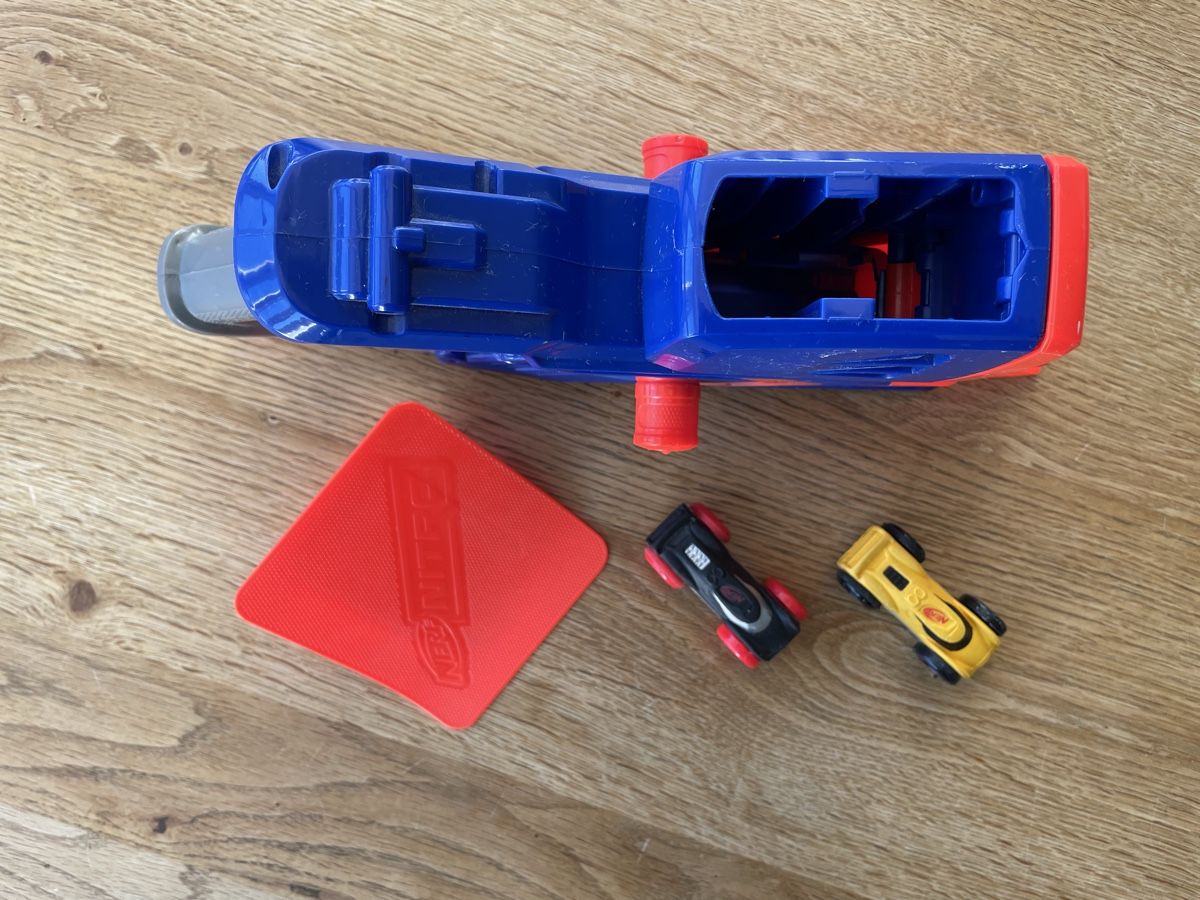 Nerf Giocattoli: Nerf Nitro mit zwei Rennwagen – Usato da Zürich venduto da piervier4 3