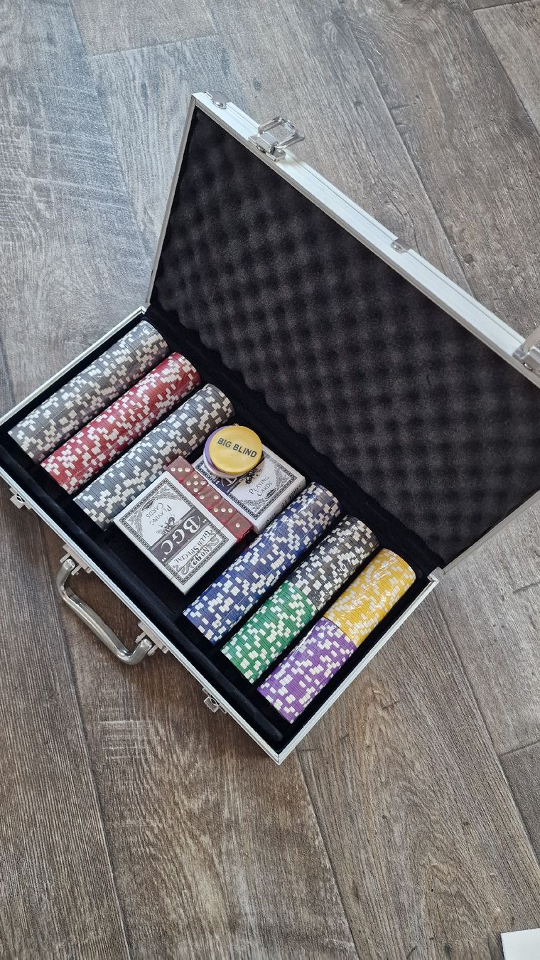 Giochi: Poker-Koffer neu – Nuovo e nell'imballaggio originale da goldach venduto da seegoldi13