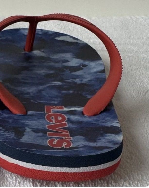 Levi's Scarpe per ragazzi: Infradito Levi’s – Usato da Castel San Pietro venduto da Moregi 3