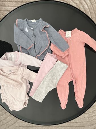 Lot vêtements basiques H&M fille taille 68