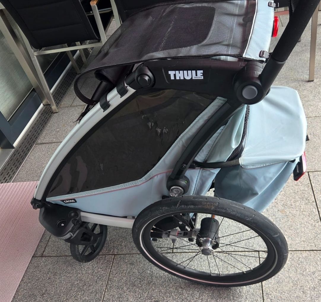 Thule Remorques: Thule Kinderanhänger Cross gebraucht hellblau – D'occasion à Egg b. Zürich par Moritz8132