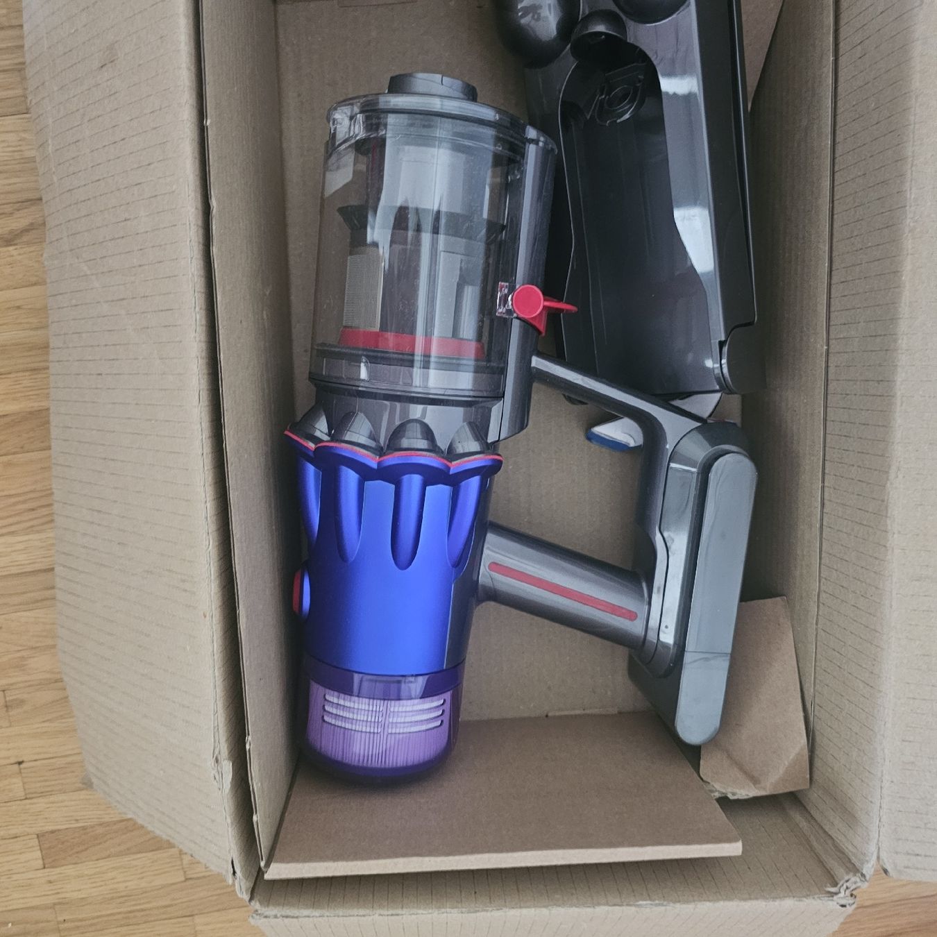 Dyson Aspirapolveri & Accessori: Dyson v12 NEUF – Nuovo (secondo la descrizione) da Plan les ouates venduto da Braun_charly 1