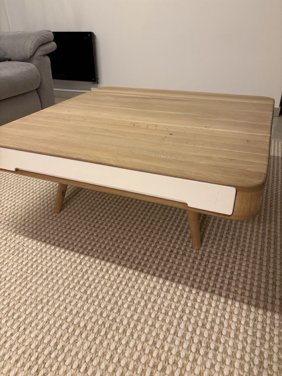 Tables: Couchtisch massive Eiche mit Schublade rechteckig – D'occasion à Jona par Ilprezzo