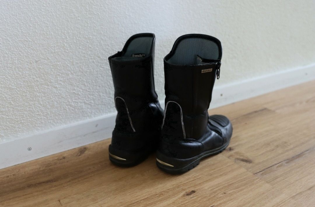 Scarpe da donna: Motorradstiefel Gr. 38  – Usato da Effretikon venduto da Waffelschnitte 2