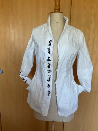 Sommerliche Rundholzjacke Grösse XS