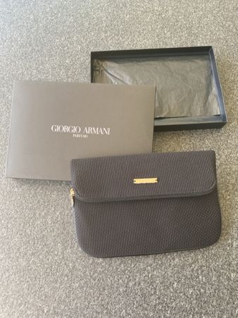 Giorgio Armani Kosmetiktasche Stoff Schwarz mit Box neu