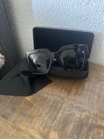 Sonnenbrille Versace schwarz mit Gold-Details neuwertig