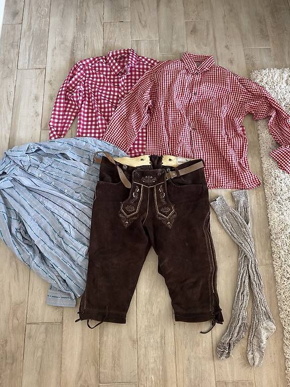 Lotti di vestiti: Lederhose & Hemd Oktoberfest – Usato da Mellingen venduto da LKI
