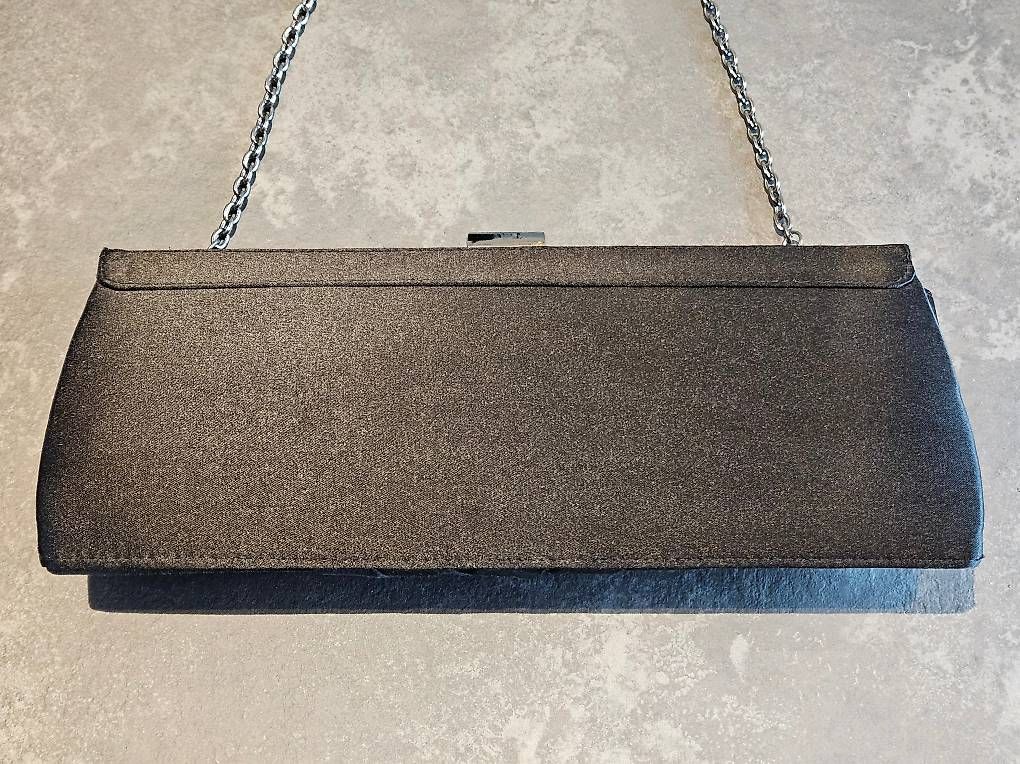 Taschen für Damen: Schwarze Satin Clutch – Gebraucht aus Reichenburg von Rednim1987 2
