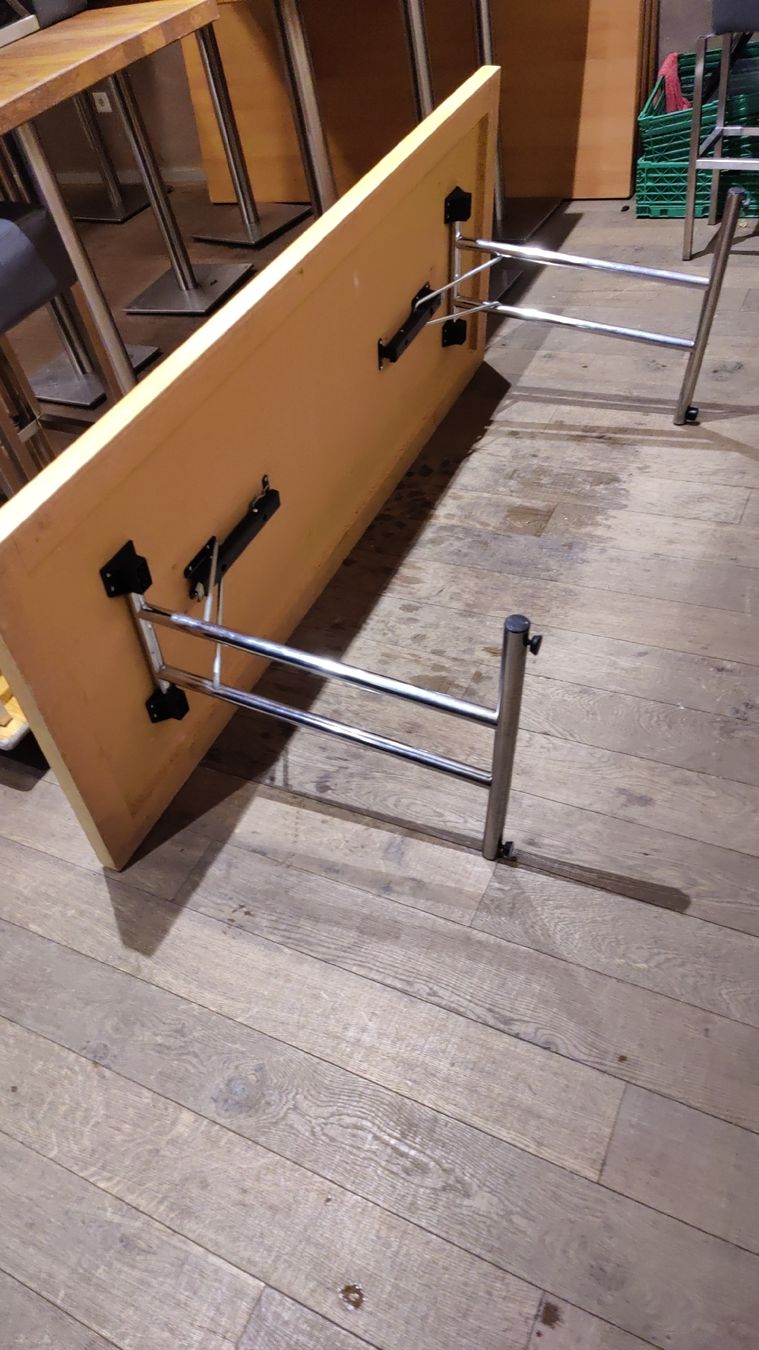 Tavoli: 6 tables pliables 200 X 80 cm – Usato da La Roche FR venduto da danidua 1