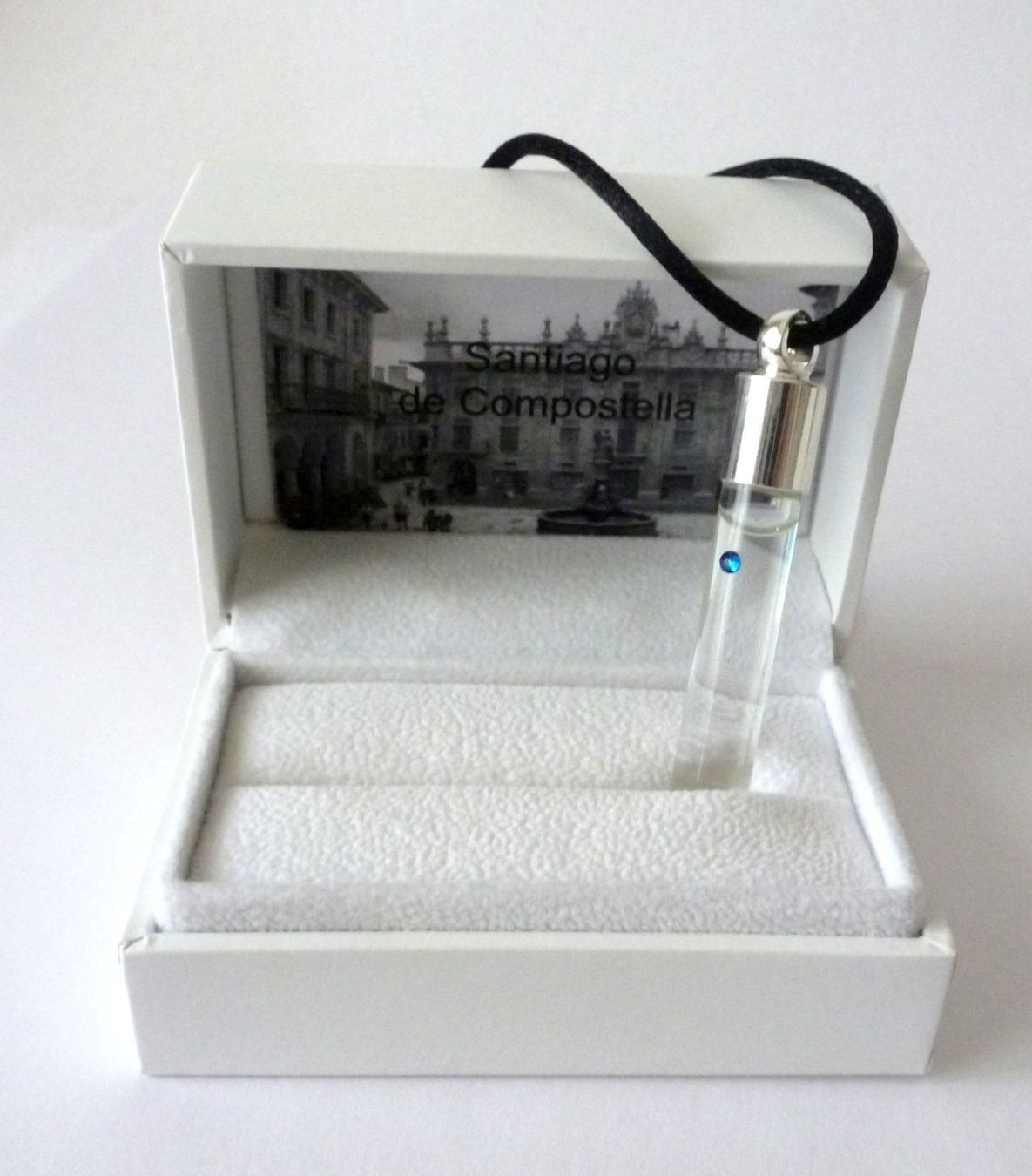 Anhänger: Amulett - Heiliges Wasser aus Santiago – Neu und originalverpackt aus Mauren von Yeelen