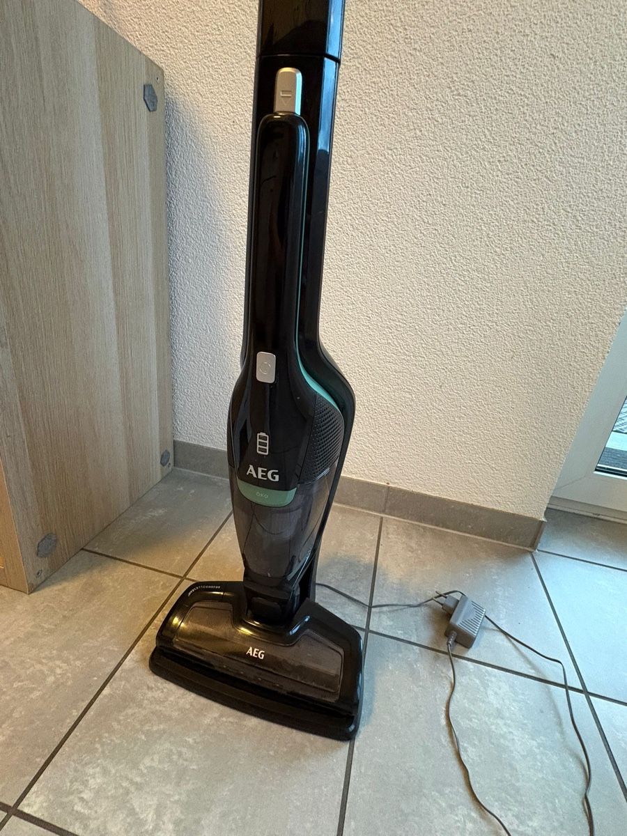 AEG Aspirateurs & Accessoires: Wireless Vacuum Cleaner AEG CX7  – D'occasion à Basel par axe_8b6n 1